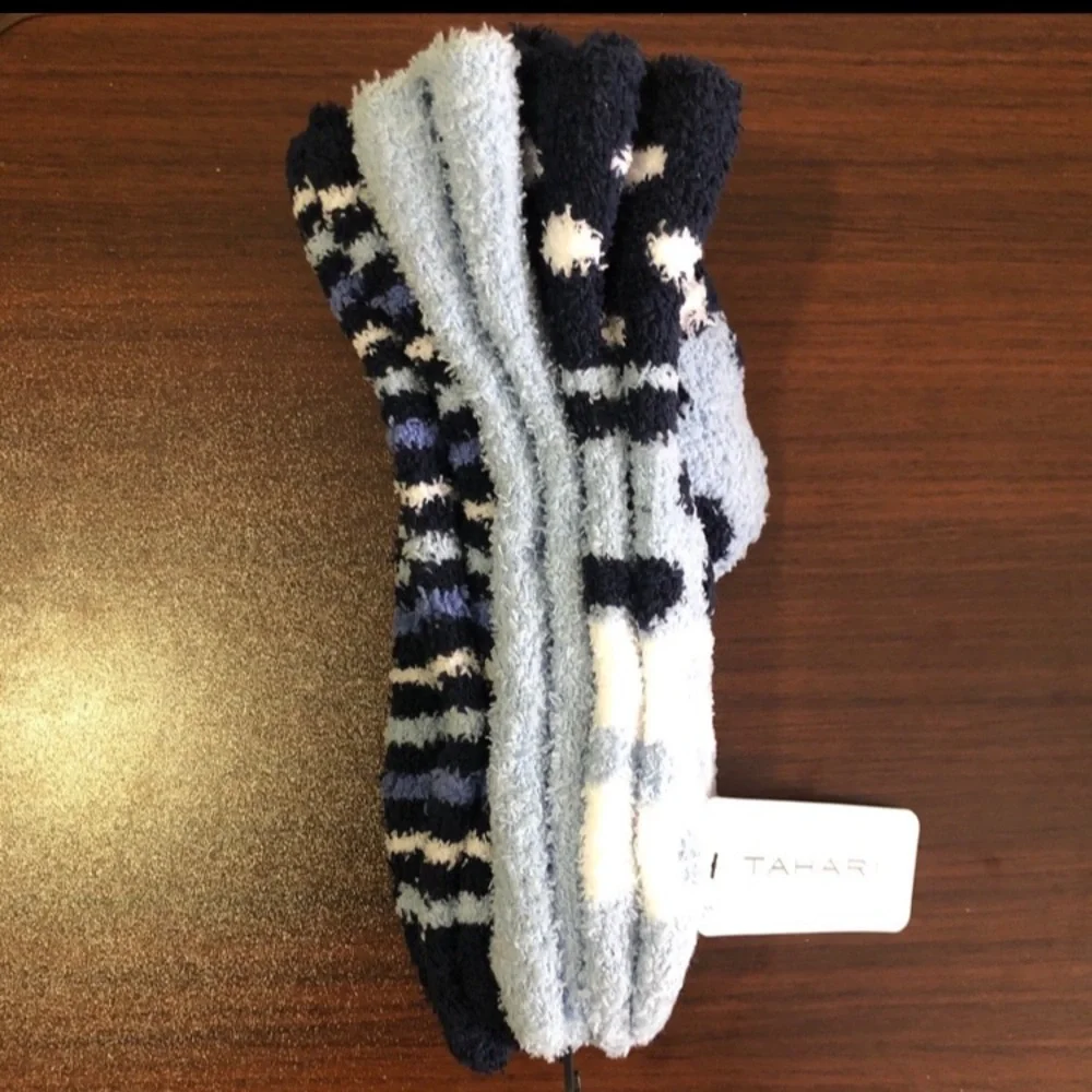 NWT Tahari Plush Socks (3 Pairs) - Picture 4 of 4